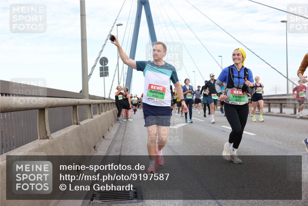 03.10.2025 - Köhlbrandbrückenlauf Lena Gebhardt http://msf.ph/oto/9197587 03.10.2025 15:31:45 Position 1 8182, 8071 meine-sportfotos.de