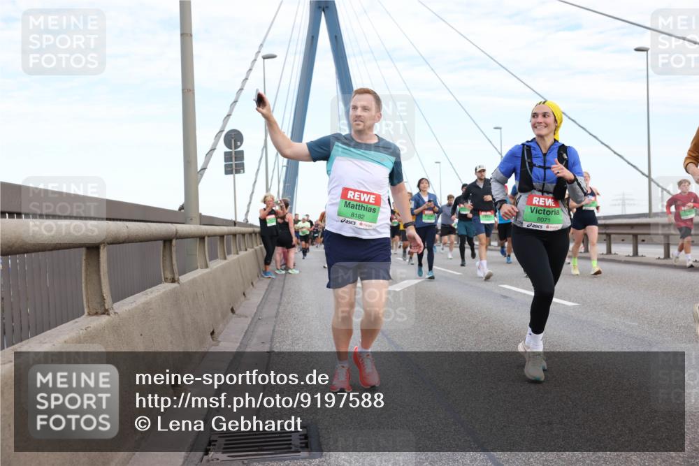 03.10.2025 - Köhlbrandbrückenlauf Lena Gebhardt http://msf.ph/oto/9197588 03.10.2025 15:31:45 Position 1 8182, 8071 meine-sportfotos.de