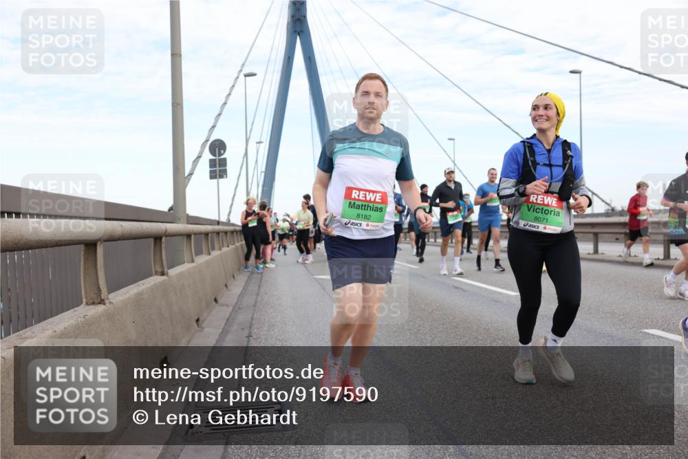 03.10.2025 - Köhlbrandbrückenlauf Lena Gebhardt http://msf.ph/oto/9197590 03.10.2025 15:31:46 Position 1 8182, 8071 meine-sportfotos.de