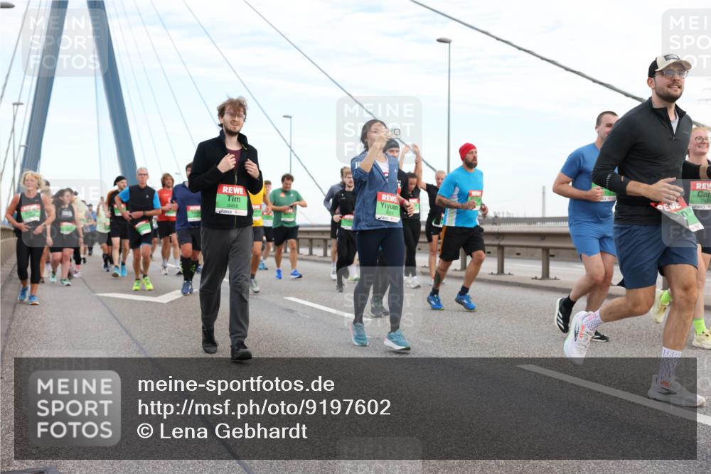03.10.2025 - Köhlbrandbrückenlauf Lena Gebhardt http://msf.ph/oto/9197602 03.10.2025 15:31:48 Position 1 9510, 8458 meine-sportfotos.de