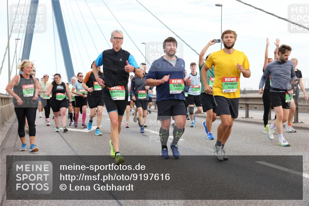 03.10.2025 - Köhlbrandbrückenlauf Lena Gebhardt http://msf.ph/oto/9197616 03.10.2025 15:31:51 Position 1 7662, 7749, 8107, 8119, 8167 meine-sportfotos.de