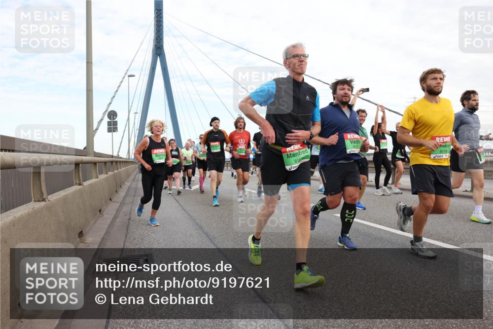 03.10.2025 - Köhlbrandbrückenlauf Lena Gebhardt http://msf.ph/oto/9197621 03.10.2025 15:31:52 Position 1 816, 8107, 8119 meine-sportfotos.de