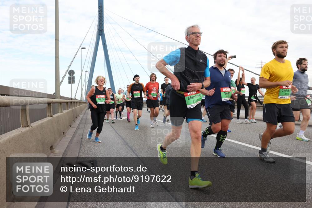 03.10.2025 - Köhlbrandbrückenlauf Lena Gebhardt http://msf.ph/oto/9197622 03.10.2025 15:31:52 Position 1 816, 8107, 8119 meine-sportfotos.de