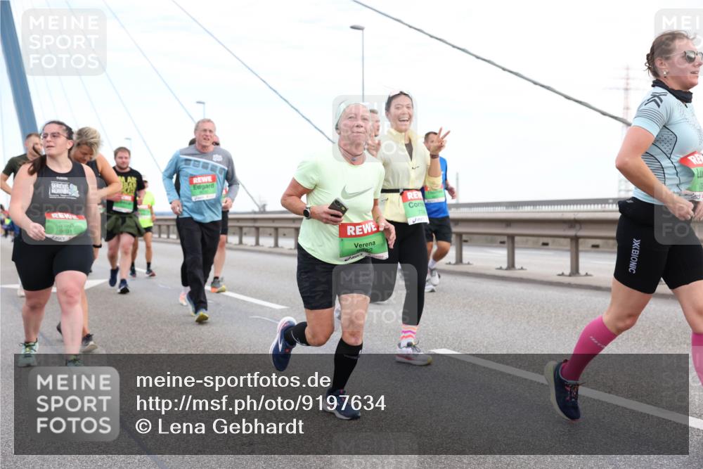 03.10.2025 - Köhlbrandbrückenlauf Lena Gebhardt http://msf.ph/oto/9197634 03.10.2025 15:31:55 Position 1 9691, 7740 meine-sportfotos.de