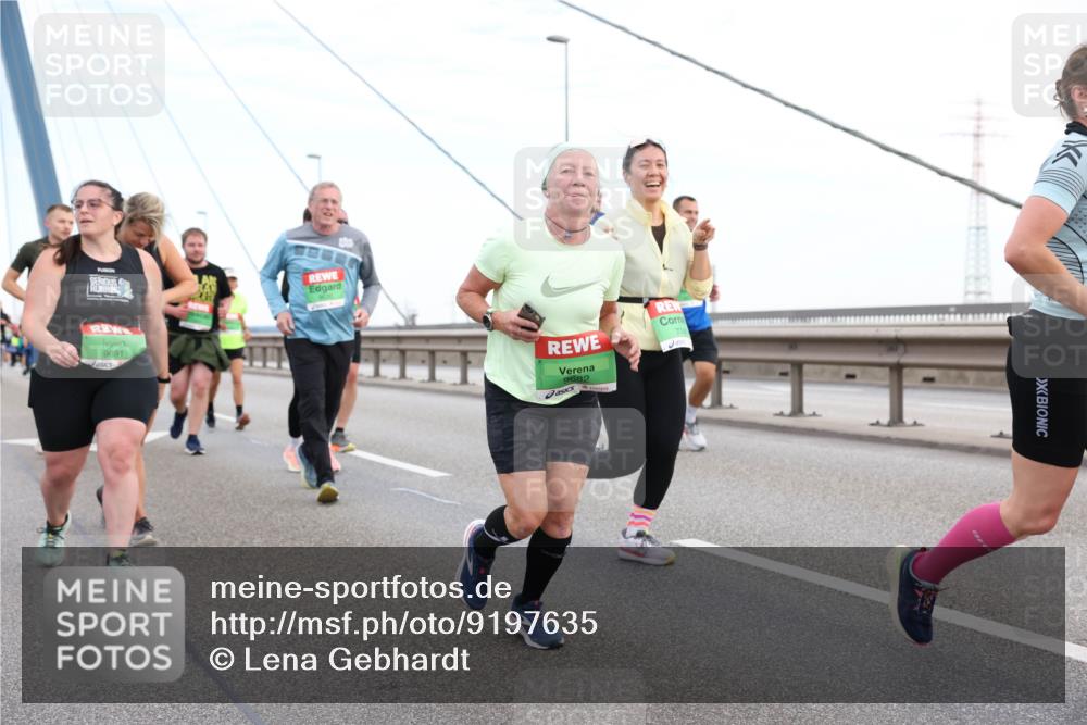 03.10.2025 - Köhlbrandbrückenlauf Lena Gebhardt http://msf.ph/oto/9197635 03.10.2025 15:31:55 Position 1 9691, 774, 9682 meine-sportfotos.de