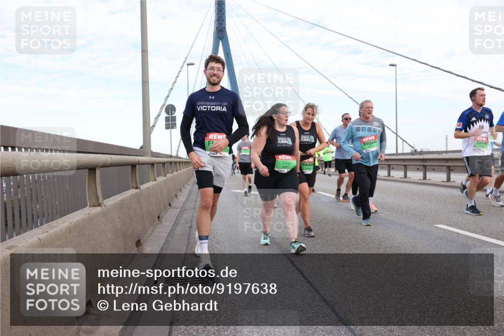 03.10.2025 - Köhlbrandbrückenlauf Lena Gebhardt http://msf.ph/oto/9197638 03.10.2025 15:31:56 Position 1 9691, 9442, 8478 meine-sportfotos.de