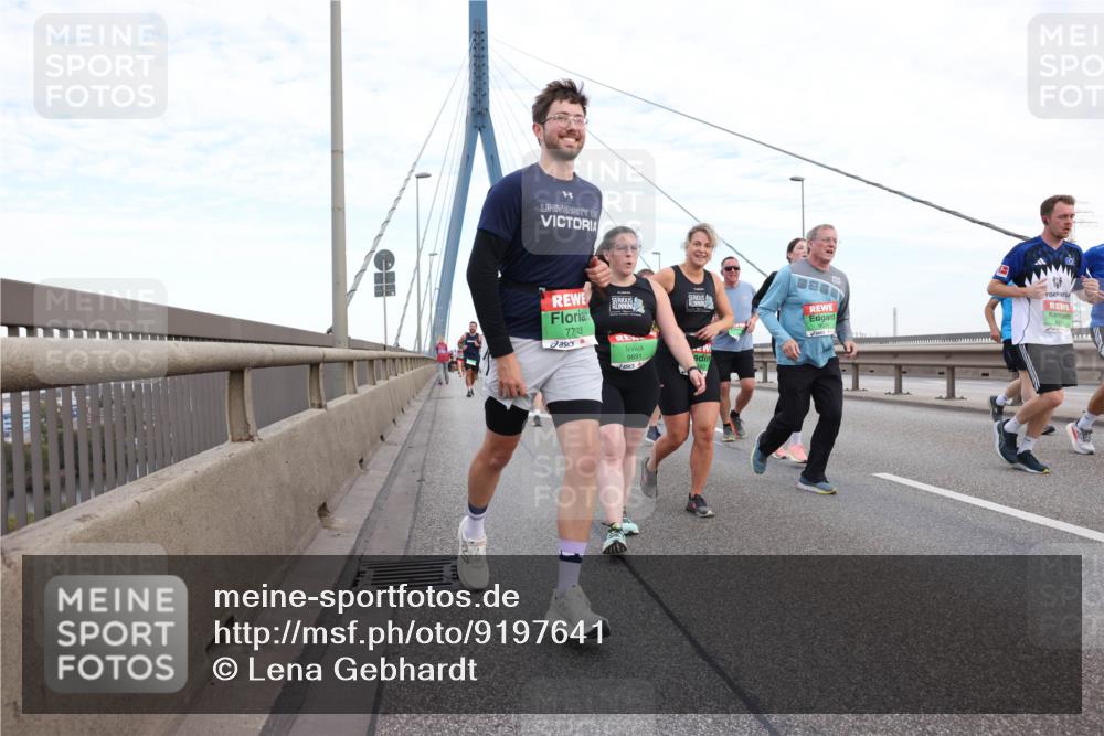 03.10.2025 - Köhlbrandbrückenlauf Lena Gebhardt http://msf.ph/oto/9197641 03.10.2025 15:31:56 Position 1 77, 03, 9691, 8479 meine-sportfotos.de