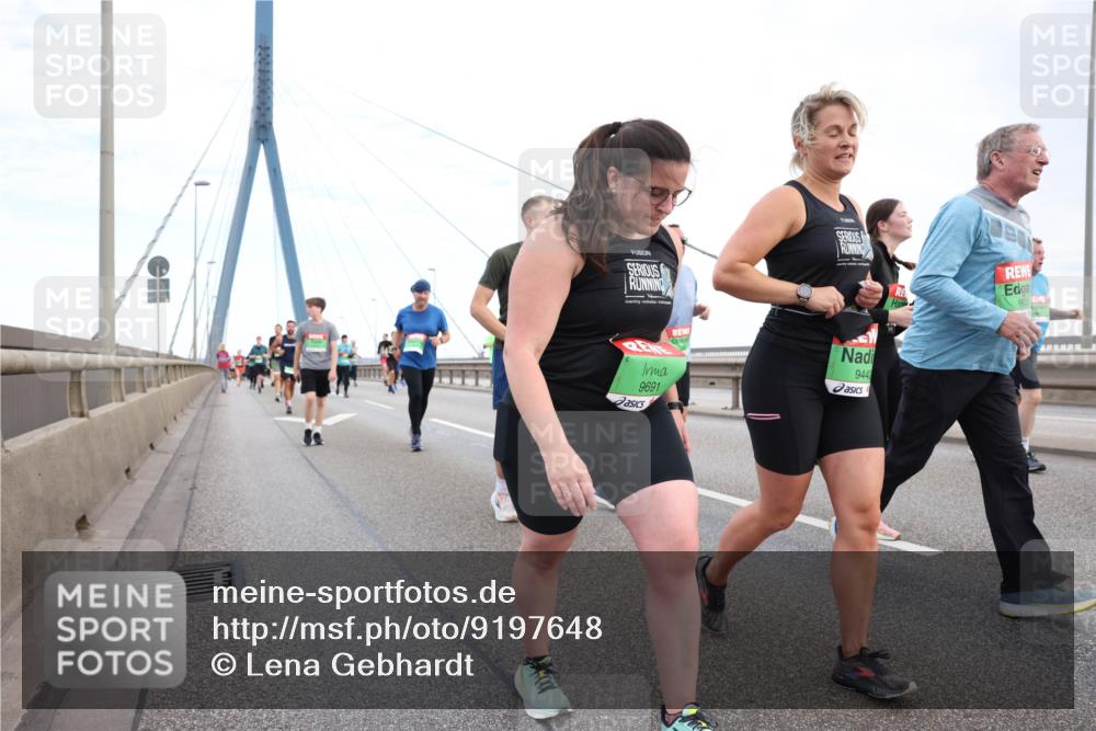 03.10.2025 - Köhlbrandbrückenlauf Lena Gebhardt http://msf.ph/oto/9197648 03.10.2025 15:31:58 Position 1 9691, 944 meine-sportfotos.de