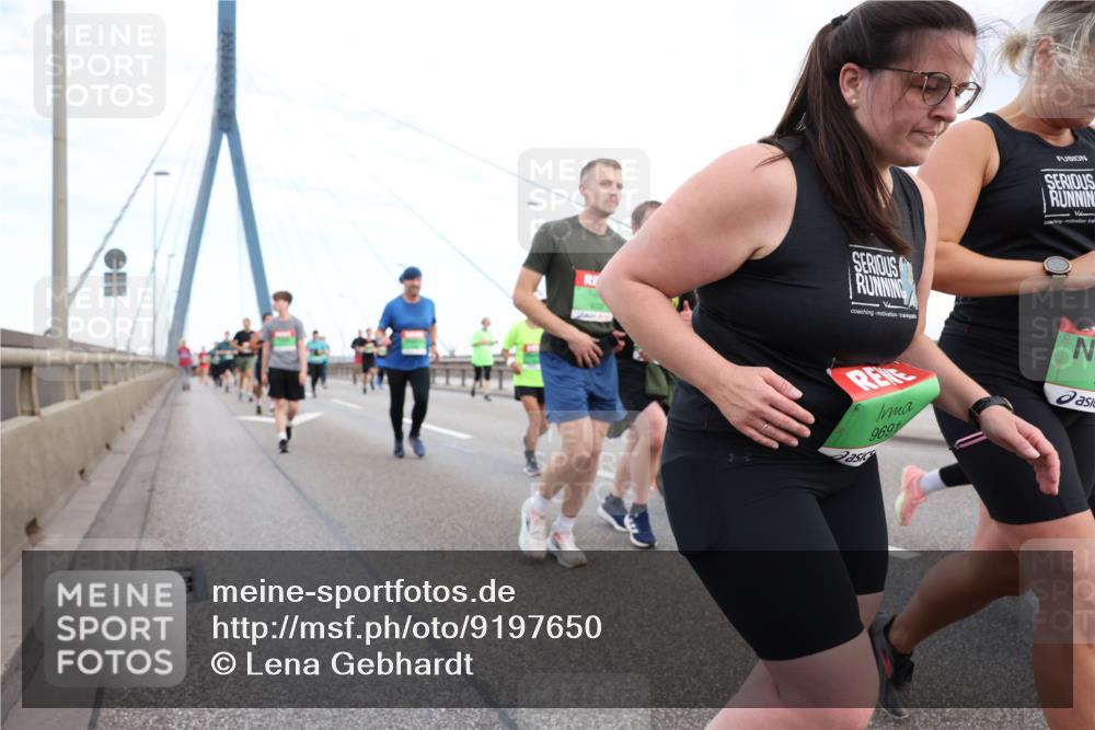 03.10.2025 - Köhlbrandbrückenlauf Lena Gebhardt http://msf.ph/oto/9197650 03.10.2025 15:31:58 Position 1 9691 meine-sportfotos.de