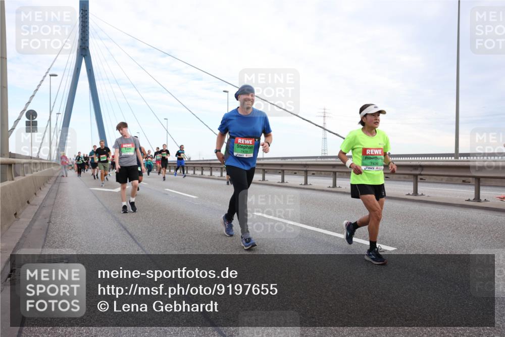 03.10.2025 - Köhlbrandbrückenlauf Lena Gebhardt http://msf.ph/oto/9197655 03.10.2025 15:31:59 Position 1 7478, 7436 meine-sportfotos.de