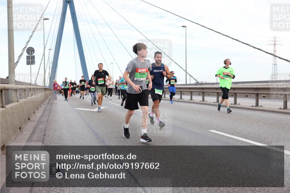 03.10.2025 - Köhlbrandbrückenlauf Lena Gebhardt http://msf.ph/oto/9197662 03.10.2025 15:32:00 Position 1 9519 meine-sportfotos.de