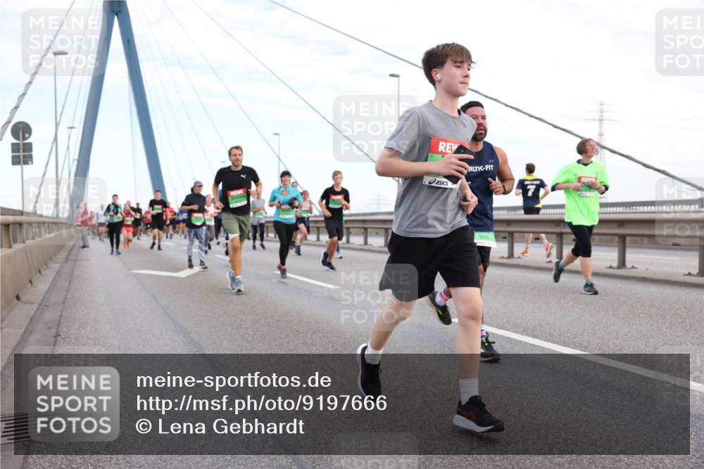 03.10.2025 - Köhlbrandbrückenlauf Lena Gebhardt http://msf.ph/oto/9197666 03.10.2025 15:32:01 Position 1 9, 9426 meine-sportfotos.de