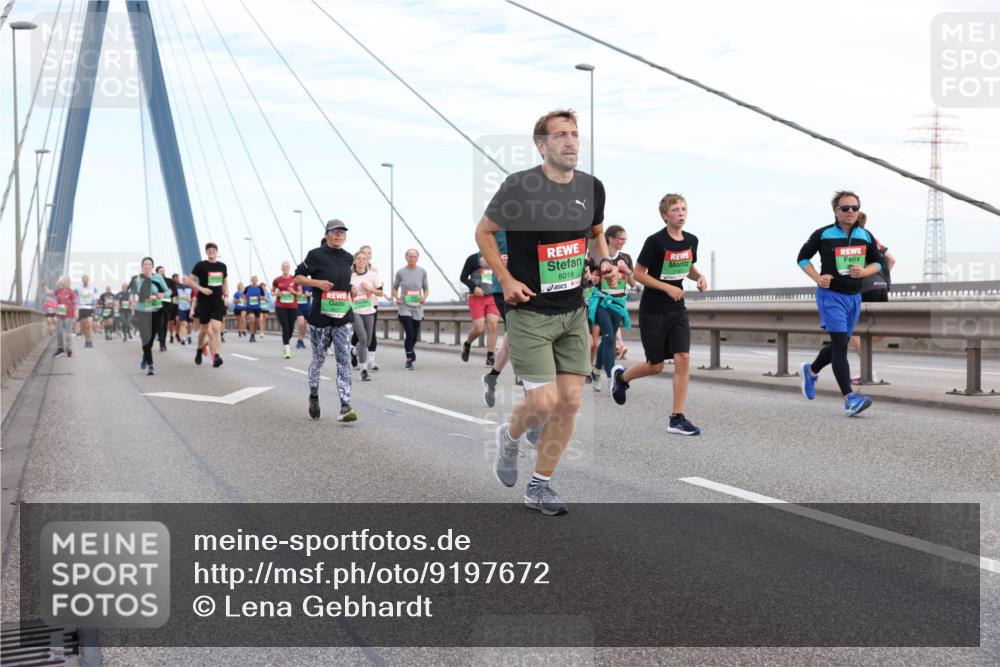 03.10.2025 - Köhlbrandbrückenlauf Lena Gebhardt http://msf.ph/oto/9197672 03.10.2025 15:32:03 Position 1 8018 meine-sportfotos.de