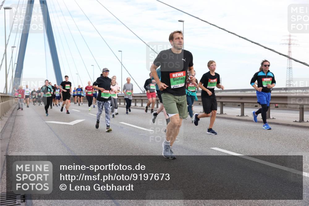 03.10.2025 - Köhlbrandbrückenlauf Lena Gebhardt http://msf.ph/oto/9197673 03.10.2025 15:32:03 Position 1 8018 meine-sportfotos.de
