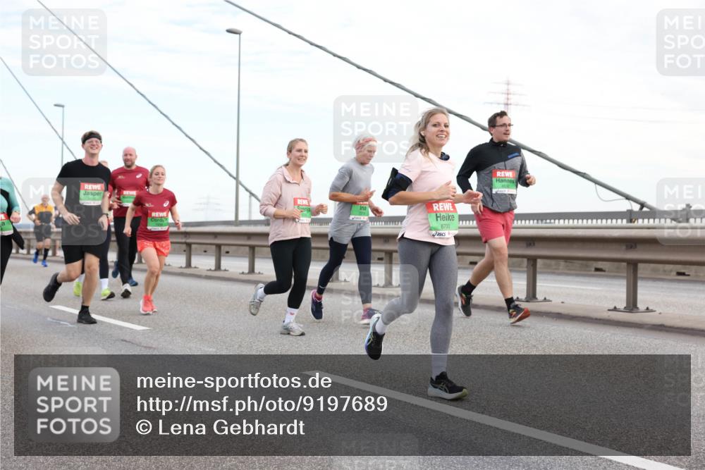 03.10.2025 - Köhlbrandbrückenlauf Lena Gebhardt http://msf.ph/oto/9197689 03.10.2025 15:32:06 Position 1 7919, 8700 meine-sportfotos.de