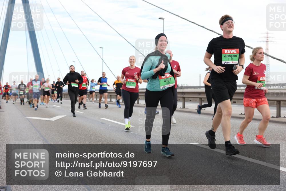 03.10.2025 - Köhlbrandbrückenlauf Lena Gebhardt http://msf.ph/oto/9197697 03.10.2025 15:32:07 Position 1 7544, 9136 meine-sportfotos.de