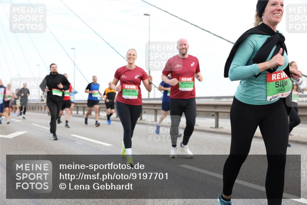 03.10.2025 - Köhlbrandbrückenlauf Lena Gebhardt http://msf.ph/oto/9197701 03.10.2025 15:32:08 Position 1 8215, 7544 meine-sportfotos.de