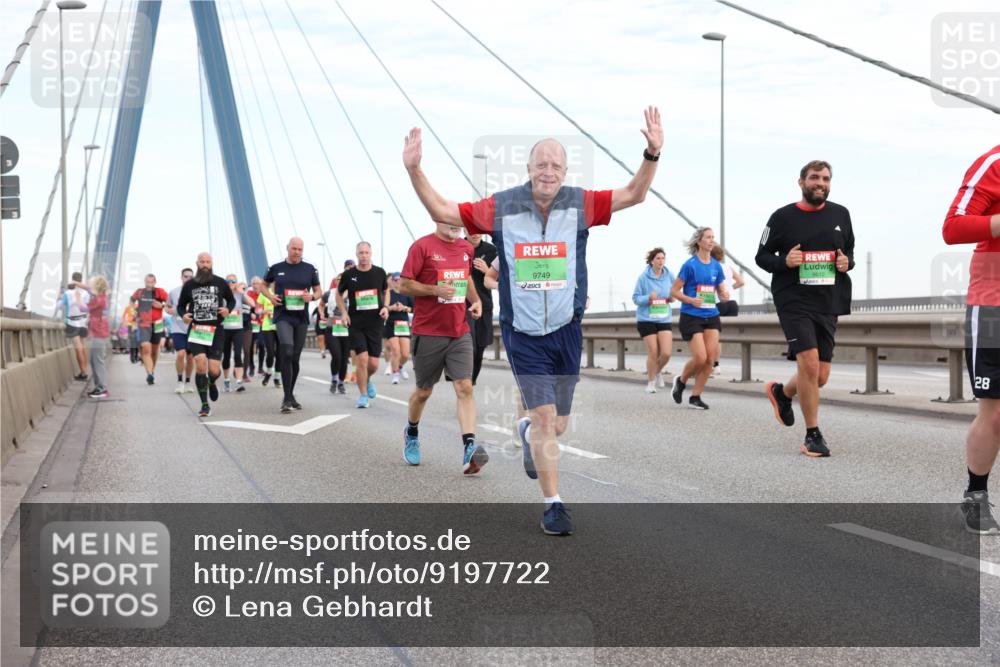 03.10.2025 - Köhlbrandbrückenlauf Lena Gebhardt http://msf.ph/oto/9197722 03.10.2025 15:32:12 Position 1 9749, 9612, 28 meine-sportfotos.de