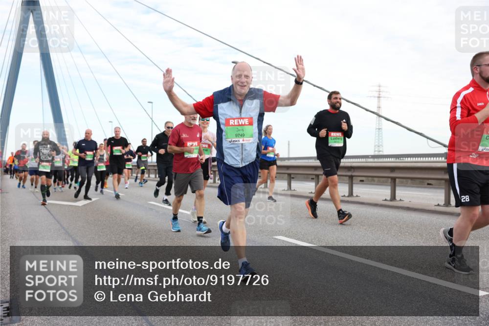 03.10.2025 - Köhlbrandbrückenlauf Lena Gebhardt http://msf.ph/oto/9197726 03.10.2025 15:32:12 Position 1 9749, 28 meine-sportfotos.de