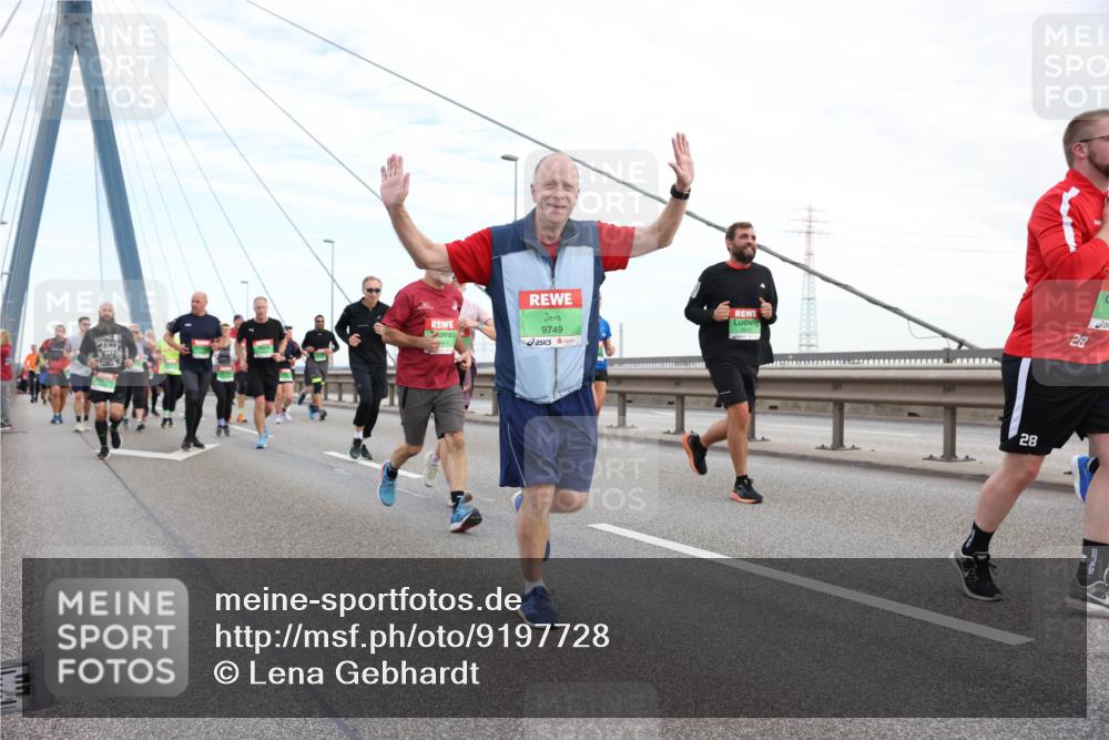 03.10.2025 - Köhlbrandbrückenlauf Lena Gebhardt http://msf.ph/oto/9197728 03.10.2025 15:32:12 Position 1 9749, 28, 28 meine-sportfotos.de