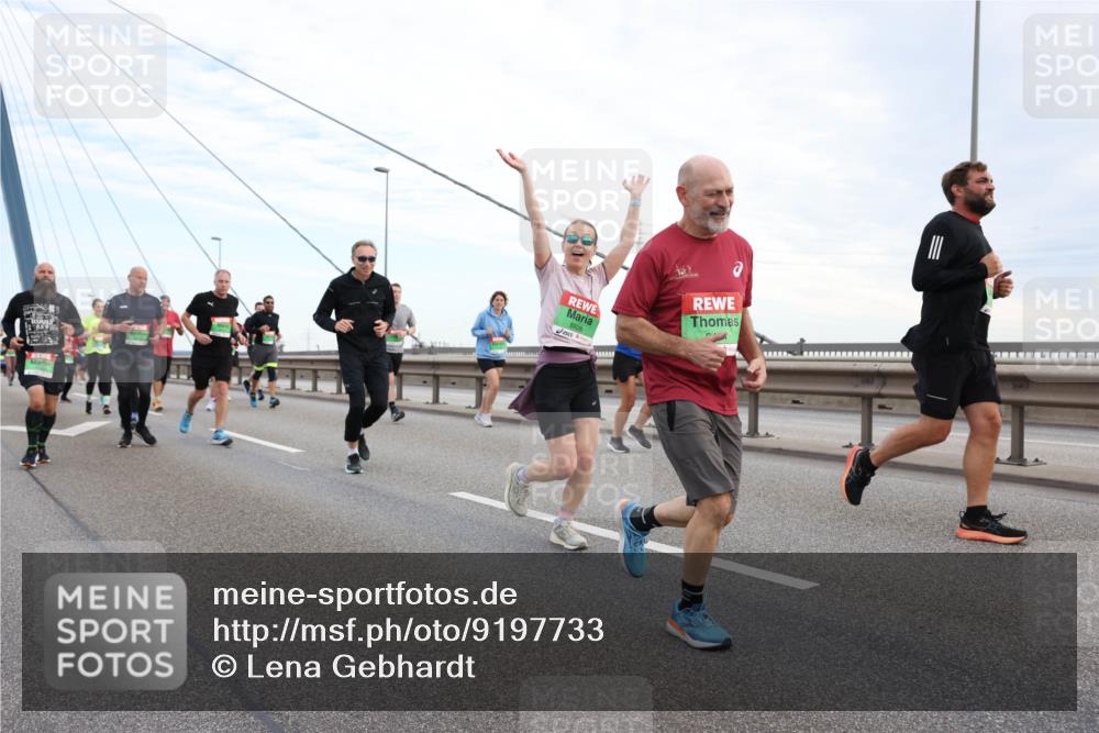 03.10.2025 - Köhlbrandbrückenlauf Lena Gebhardt http://msf.ph/oto/9197733 03.10.2025 15:32:13 Position 1 8928 meine-sportfotos.de