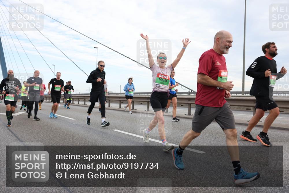 03.10.2025 - Köhlbrandbrückenlauf Lena Gebhardt http://msf.ph/oto/9197734 03.10.2025 15:32:14 Position 1 8928 meine-sportfotos.de