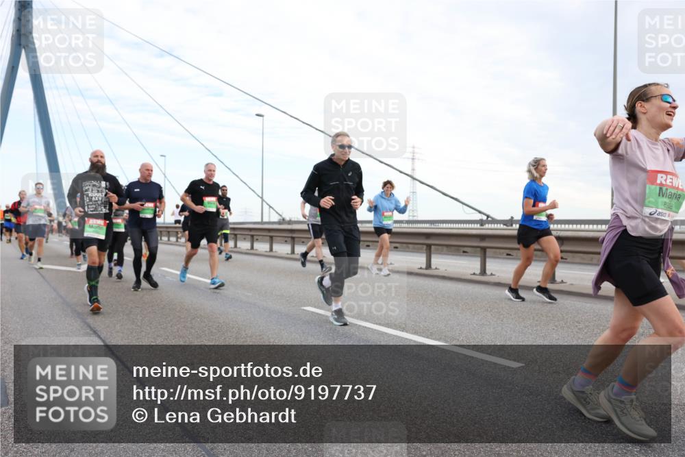 03.10.2025 - Köhlbrandbrückenlauf Lena Gebhardt http://msf.ph/oto/9197737 03.10.2025 15:32:14 Position 1 8928, 1 meine-sportfotos.de