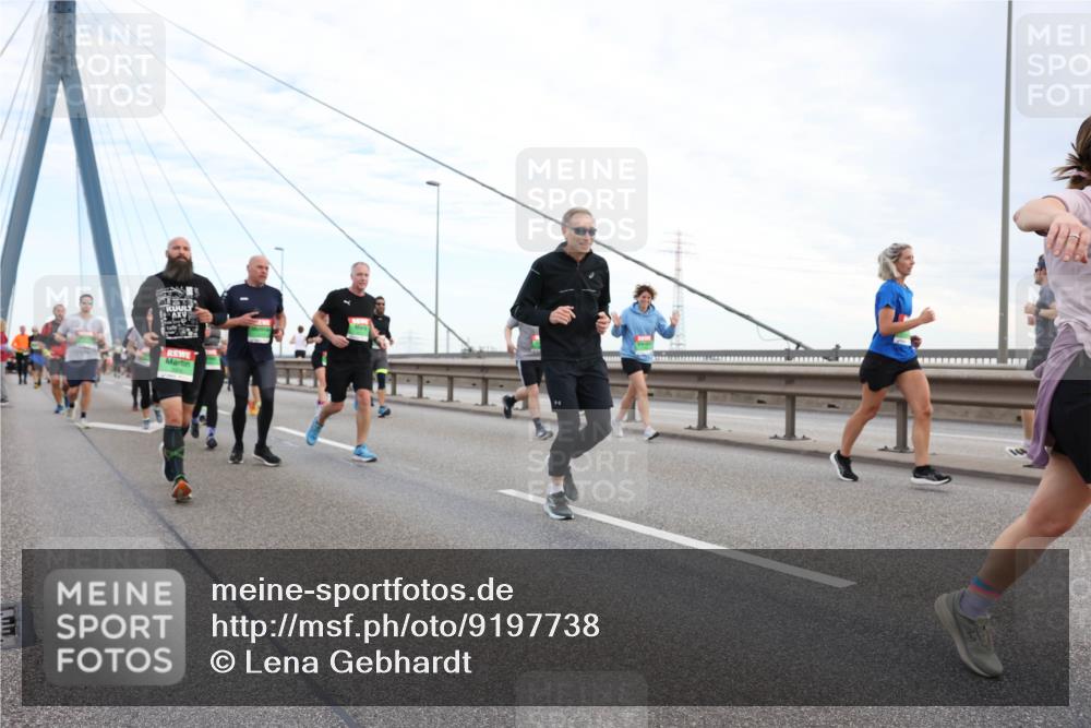 03.10.2025 - Köhlbrandbrückenlauf Lena Gebhardt http://msf.ph/oto/9197738 03.10.2025 15:32:14 Position 1 10 meine-sportfotos.de