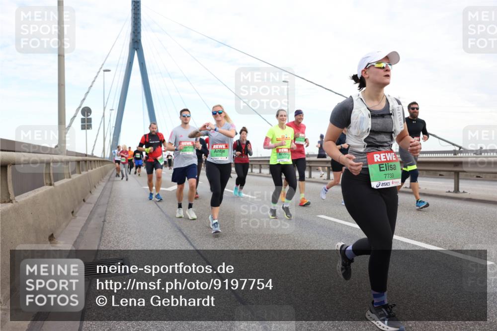 03.10.2025 - Köhlbrandbrückenlauf Lena Gebhardt http://msf.ph/oto/9197754 03.10.2025 15:32:17 Position 1 7733 meine-sportfotos.de