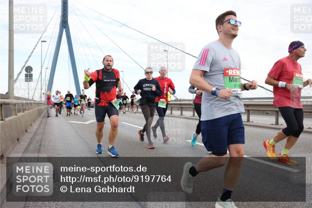 03.10.2025 - Köhlbrandbrückenlauf Lena Gebhardt http://msf.ph/oto/9197764 03.10.2025 15:32:18 Position 1 8116, 7973 meine-sportfotos.de
