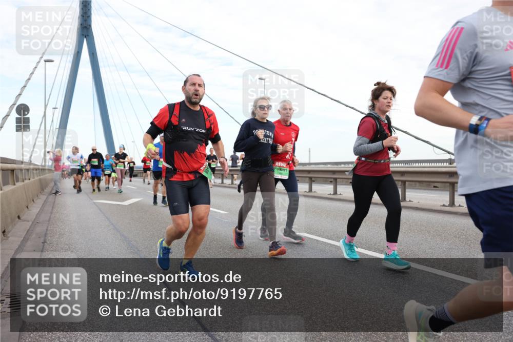 03.10.2025 - Köhlbrandbrückenlauf Lena Gebhardt http://msf.ph/oto/9197765 03.10.2025 15:32:19 Position 1  meine-sportfotos.de