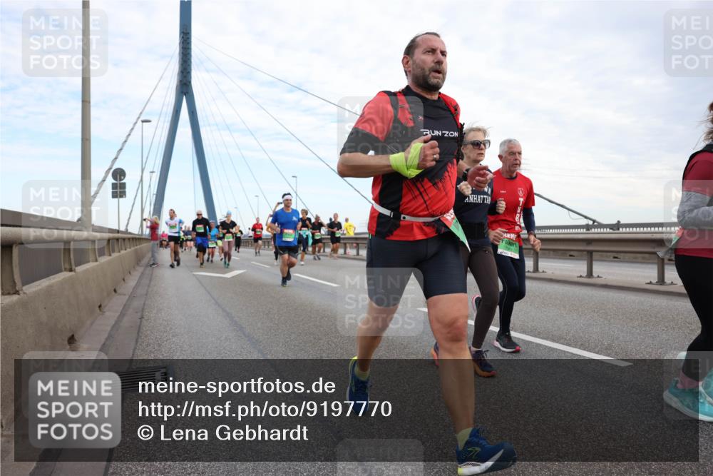 03.10.2025 - Köhlbrandbrückenlauf Lena Gebhardt http://msf.ph/oto/9197770 03.10.2025 15:32:19 Position 1 758 meine-sportfotos.de