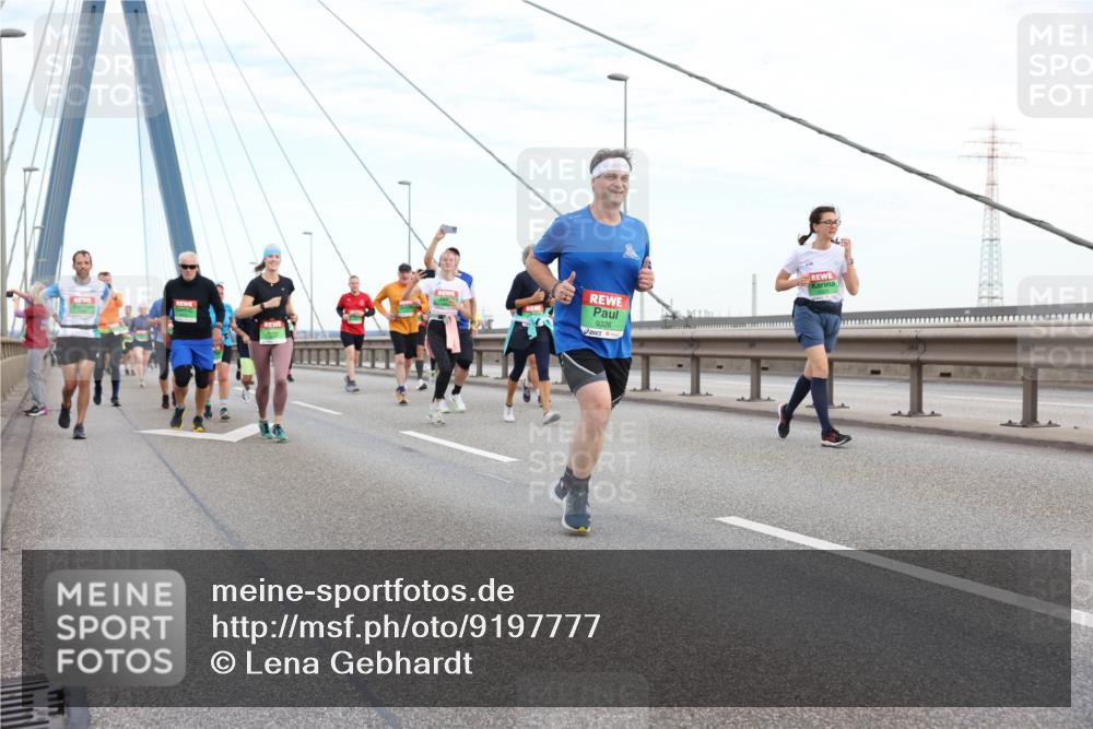 03.10.2025 - Köhlbrandbrückenlauf Lena Gebhardt http://msf.ph/oto/9197777 03.10.2025 15:32:21 Position 1 9326 meine-sportfotos.de