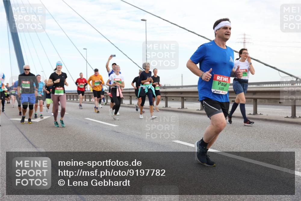 03.10.2025 - Köhlbrandbrückenlauf Lena Gebhardt http://msf.ph/oto/9197782 03.10.2025 15:32:21 Position 1 9326 meine-sportfotos.de