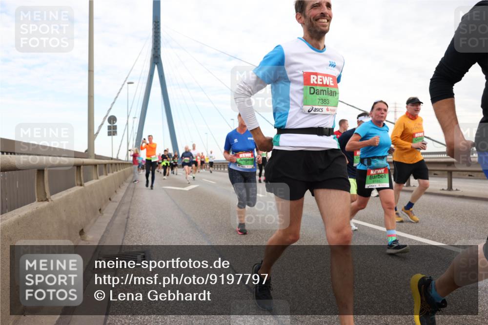 03.10.2025 - Köhlbrandbrückenlauf Lena Gebhardt http://msf.ph/oto/9197797 03.10.2025 15:32:25 Position 1 7383, 9185 meine-sportfotos.de