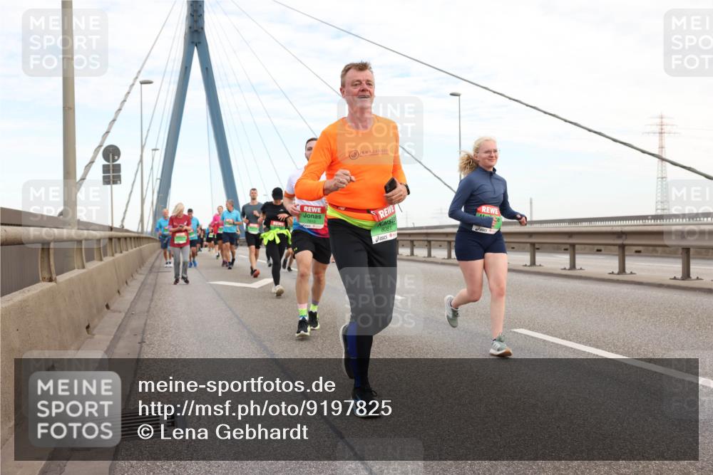 03.10.2025 - Köhlbrandbrückenlauf Lena Gebhardt http://msf.ph/oto/9197825 03.10.2025 15:32:29 Position 1 7810, 8081 meine-sportfotos.de