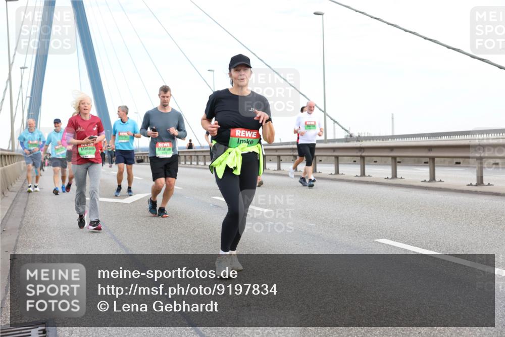 03.10.2025 - Köhlbrandbrückenlauf Lena Gebhardt http://msf.ph/oto/9197834 03.10.2025 15:32:31 Position 1 8019 meine-sportfotos.de