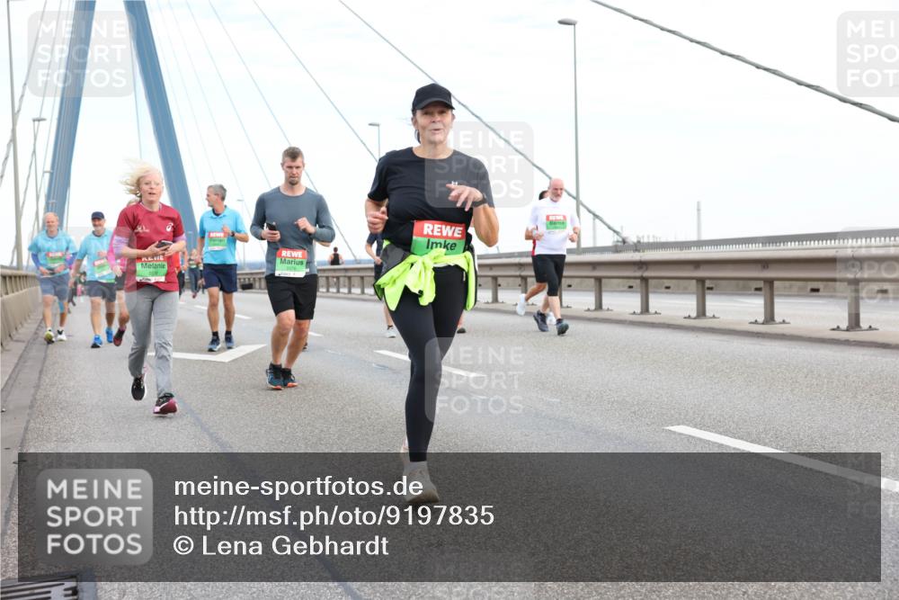 03.10.2025 - Köhlbrandbrückenlauf Lena Gebhardt http://msf.ph/oto/9197835 03.10.2025 15:32:31 Position 1  meine-sportfotos.de