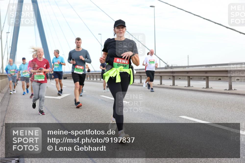 03.10.2025 - Köhlbrandbrückenlauf Lena Gebhardt http://msf.ph/oto/9197837 03.10.2025 15:32:31 Position 1 8019 meine-sportfotos.de