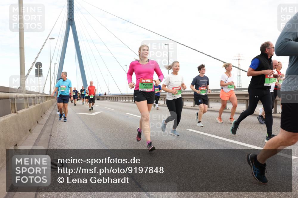 03.10.2025 - Köhlbrandbrückenlauf Lena Gebhardt http://msf.ph/oto/9197848 03.10.2025 15:32:34 Position 1 819, 8895 meine-sportfotos.de