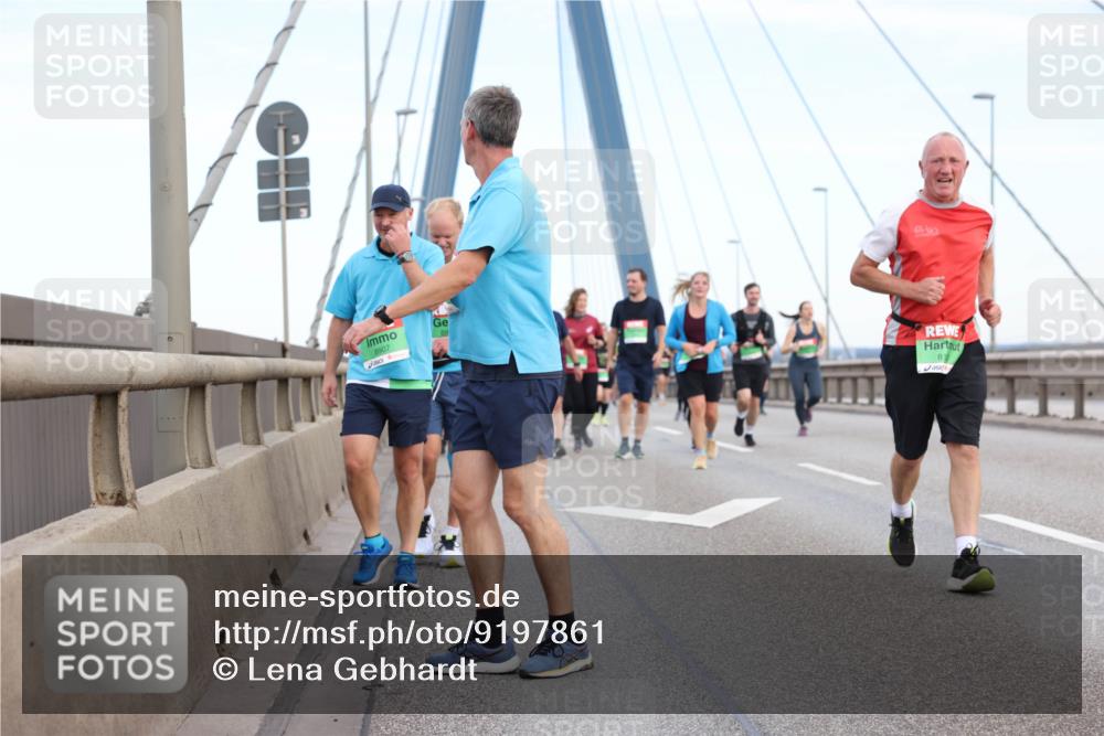 03.10.2025 - Köhlbrandbrückenlauf Lena Gebhardt http://msf.ph/oto/9197861 03.10.2025 15:32:36 Position 1 8907, 81 meine-sportfotos.de