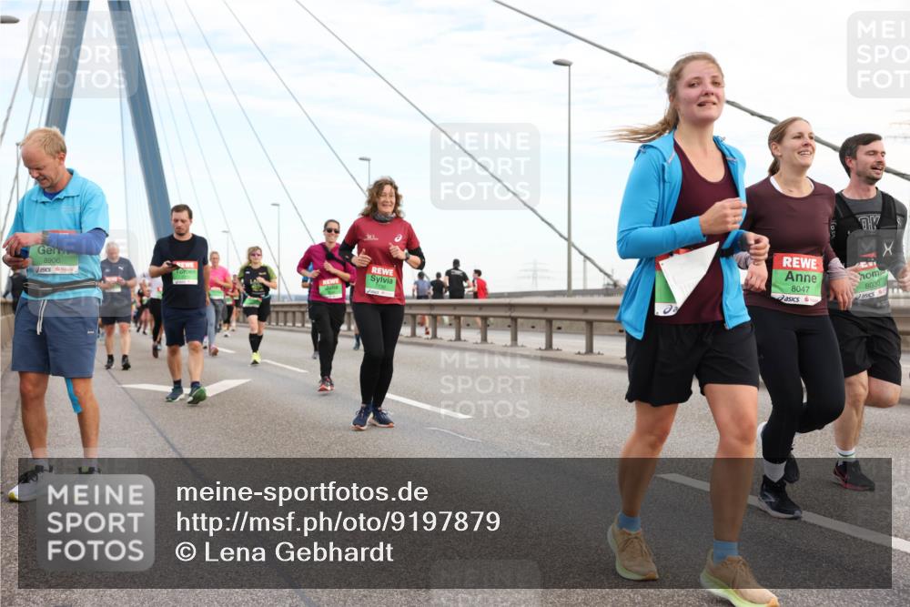 03.10.2025 - Köhlbrandbrückenlauf Lena Gebhardt http://msf.ph/oto/9197879 03.10.2025 15:32:42 Position 1 8906, 8047, 8030 meine-sportfotos.de