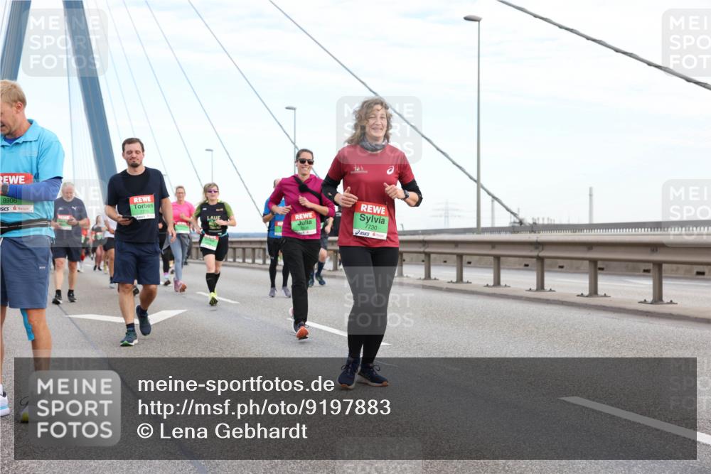 03.10.2025 - Köhlbrandbrückenlauf Lena Gebhardt http://msf.ph/oto/9197883 03.10.2025 15:32:43 Position 1 8906, 44, 7730 meine-sportfotos.de