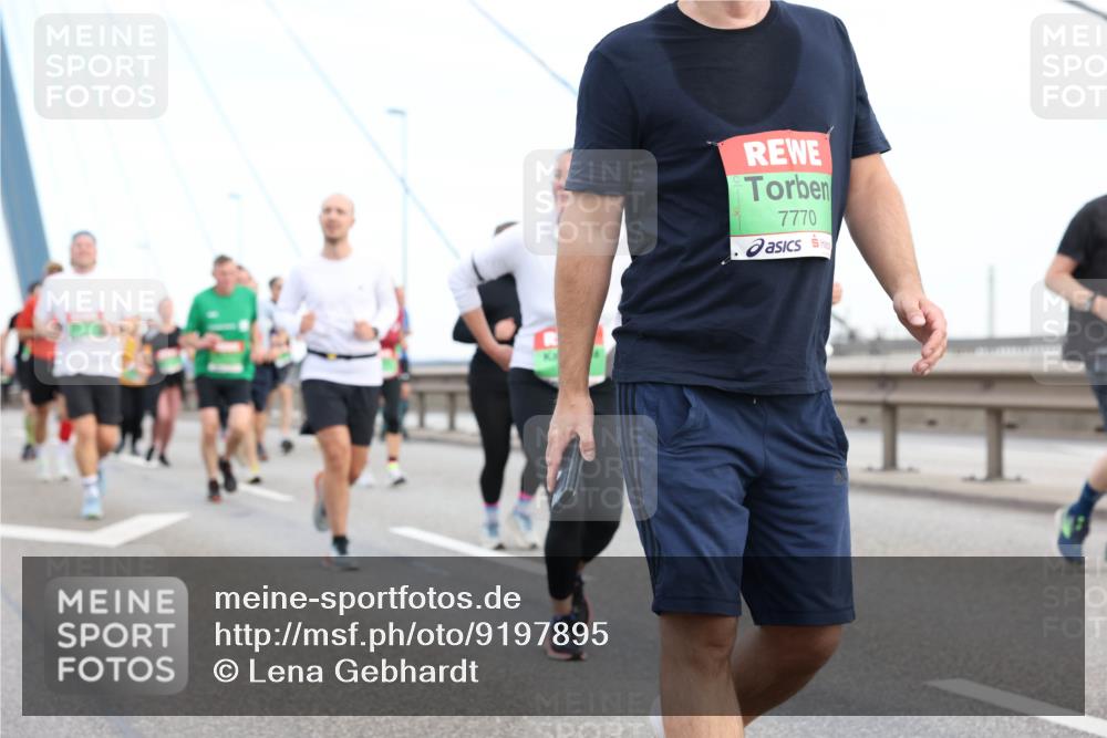 03.10.2025 - Köhlbrandbrückenlauf Lena Gebhardt http://msf.ph/oto/9197895 03.10.2025 15:32:47 Position 1 7770 meine-sportfotos.de