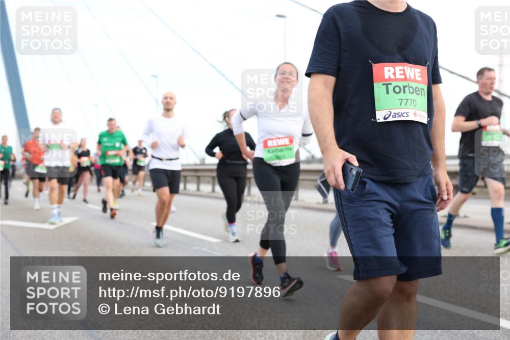 03.10.2025 - Köhlbrandbrückenlauf Lena Gebhardt http://msf.ph/oto/9197896 03.10.2025 15:32:47 Position 1 7770 meine-sportfotos.de