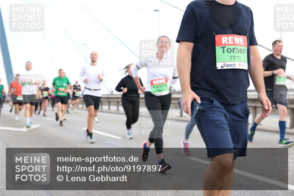 03.10.2025 - Köhlbrandbrückenlauf Lena Gebhardt http://msf.ph/oto/9197897 03.10.2025 15:32:47 Position 1 7770 meine-sportfotos.de