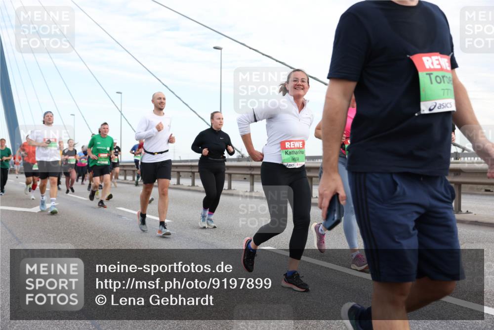 03.10.2025 - Köhlbrandbrückenlauf Lena Gebhardt http://msf.ph/oto/9197899 03.10.2025 15:32:48 Position 1 9658, 777 meine-sportfotos.de