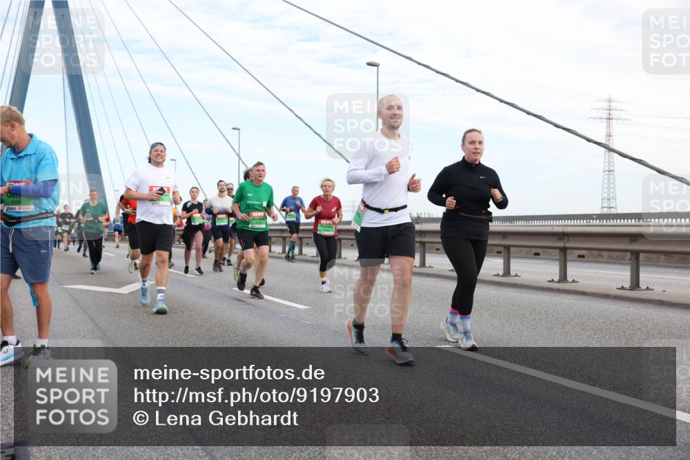 03.10.2025 - Köhlbrandbrückenlauf Lena Gebhardt http://msf.ph/oto/9197903 03.10.2025 15:32:49 Position 1 8906 meine-sportfotos.de