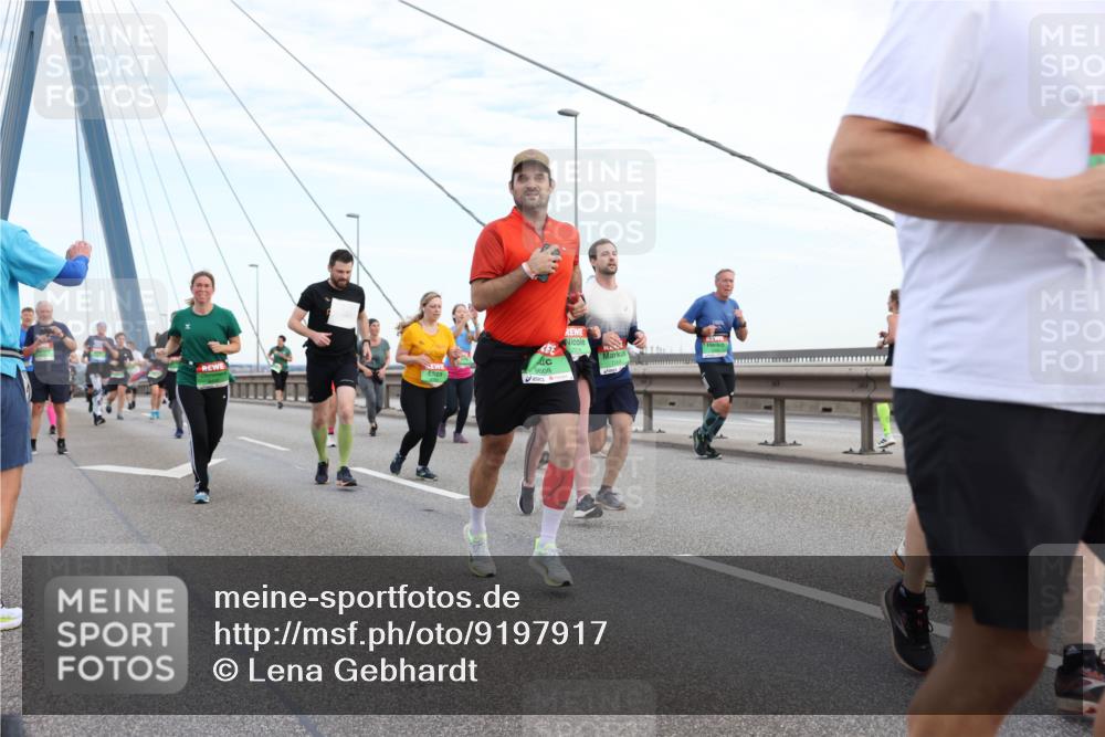 03.10.2025 - Köhlbrandbrückenlauf Lena Gebhardt http://msf.ph/oto/9197917 03.10.2025 15:32:51 Position 1 9608 meine-sportfotos.de