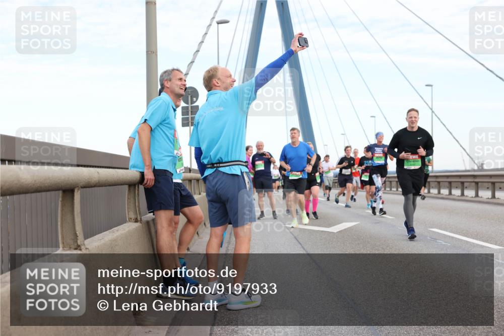 03.10.2025 - Köhlbrandbrückenlauf Lena Gebhardt http://msf.ph/oto/9197933 03.10.2025 15:32:54 Position 1 6457 meine-sportfotos.de